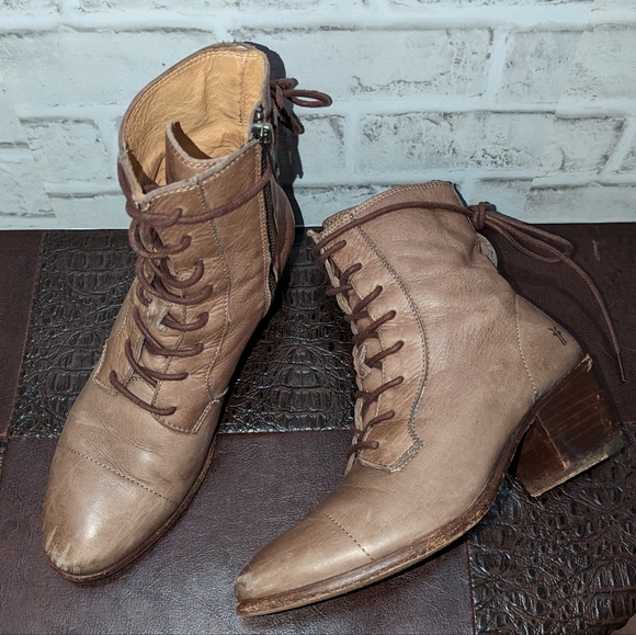Frye Courtney Tan Brown Antique Style Lace Up Boots size 7 - Picture 14 of 14